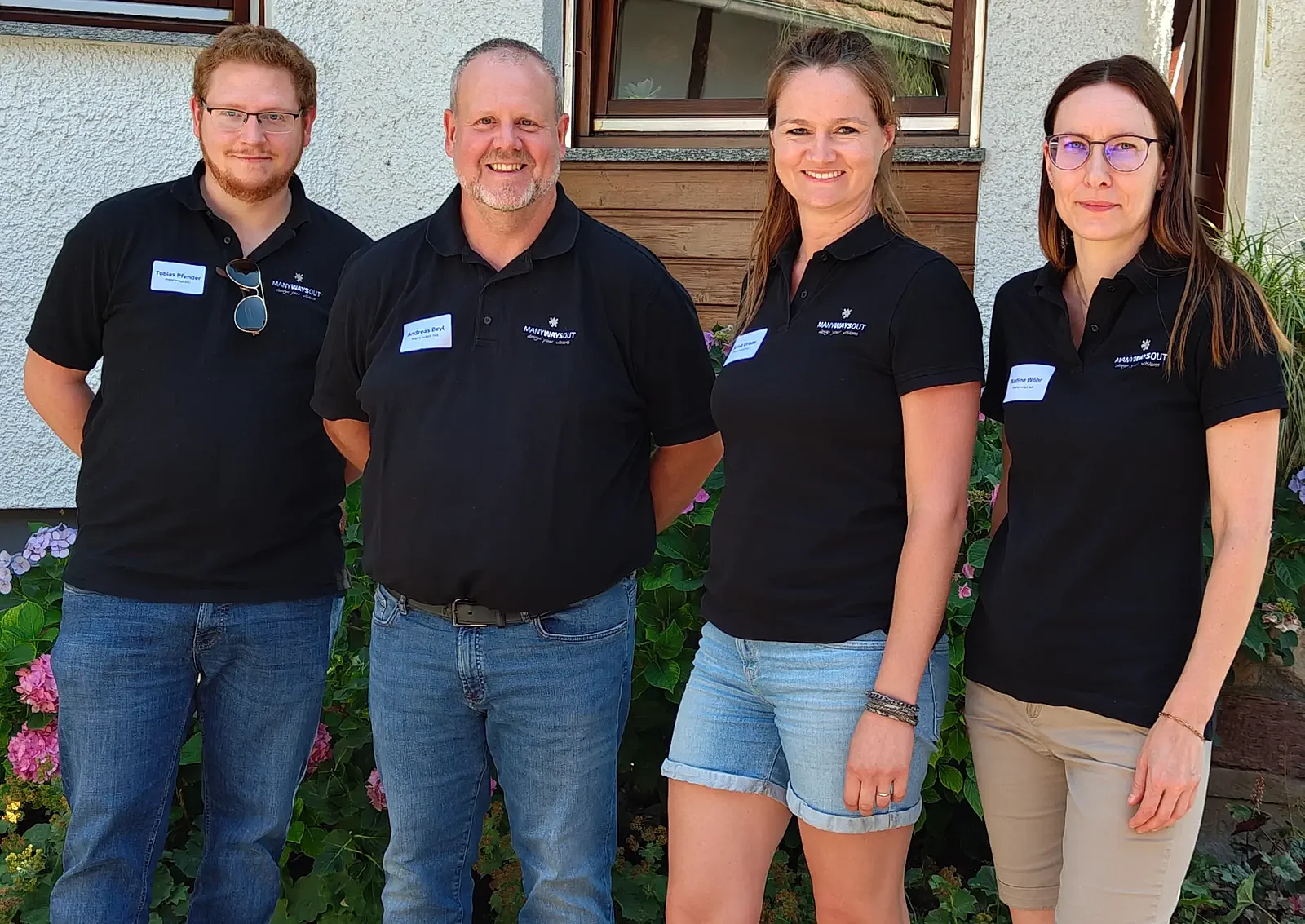 Team-Foto von many ways out